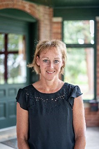 Angi Wold, MS